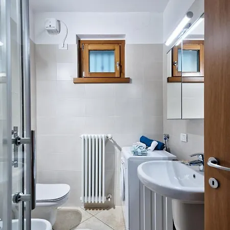 Apartment Casa Alessandro Con Piscina Di Garda